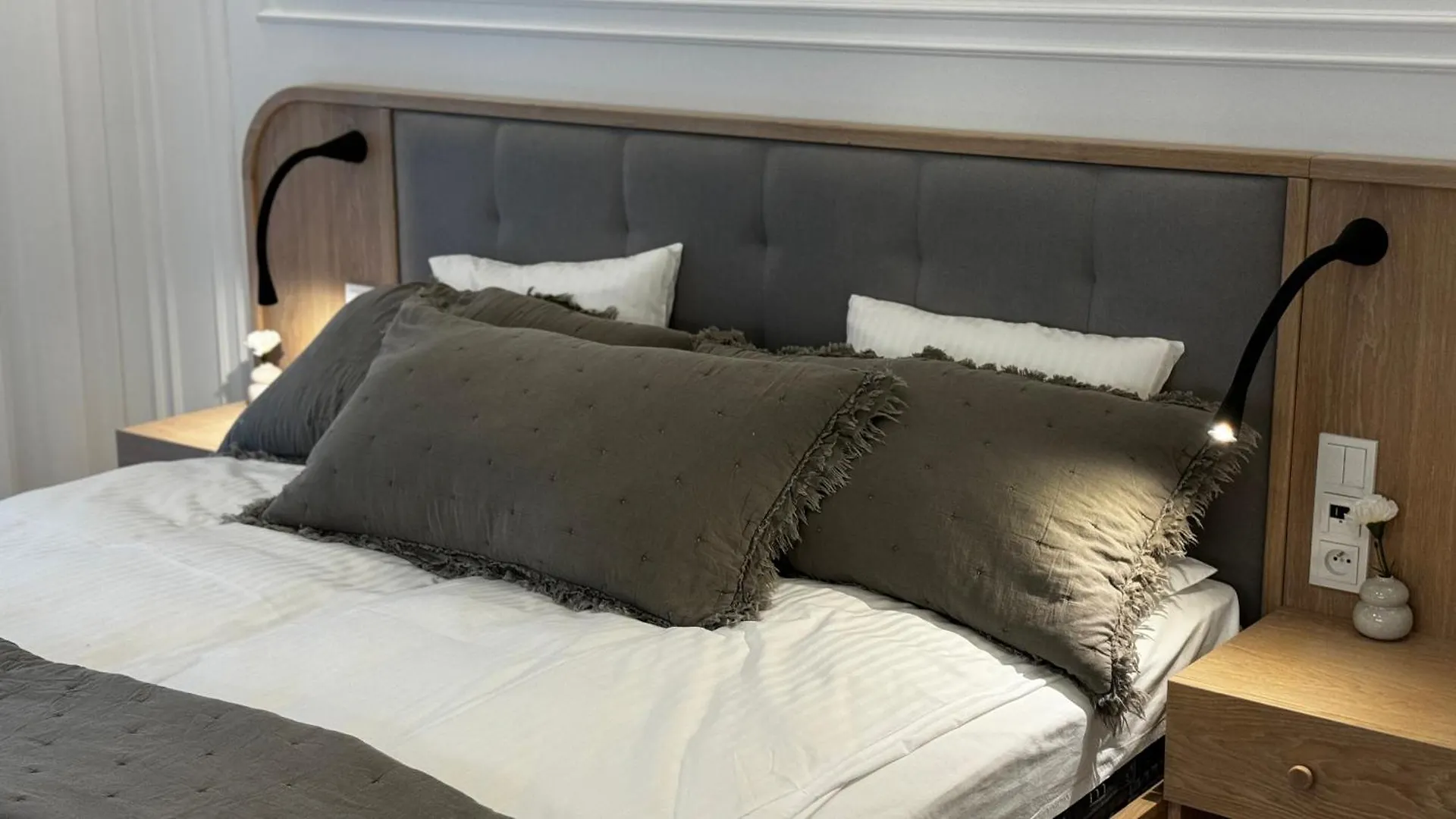 Cracow Old Town Luxury Apartments, Pool & Gym & Sauna & Parking & 24H Self Check-In Krakow Apartment