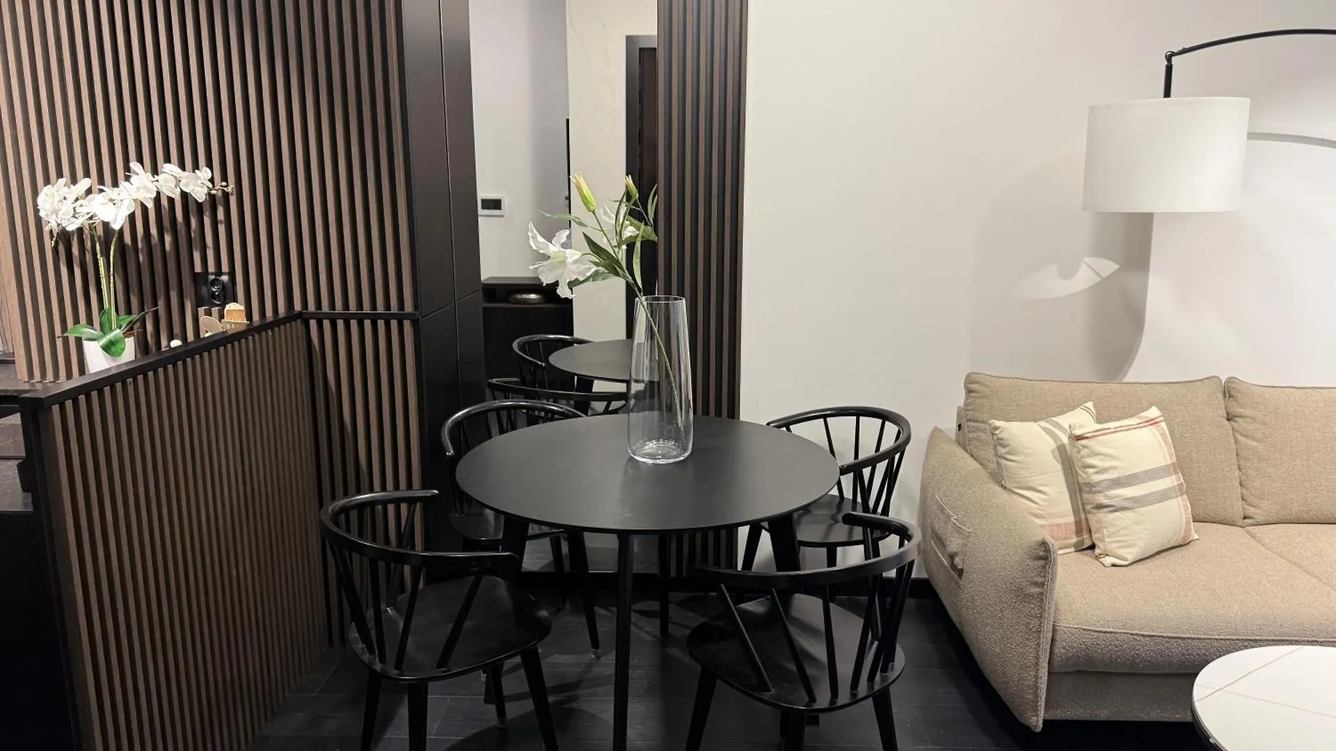 Cracow Old Town Luxury Apartments, Pool & Gym & Sauna & Parking & 24H Self Check-In Krakow Poland